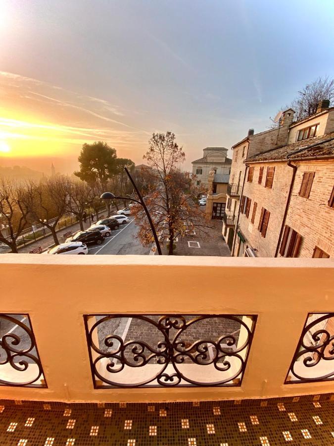 B&B Terrazza Sul Borgo Mogliano Exterior photo